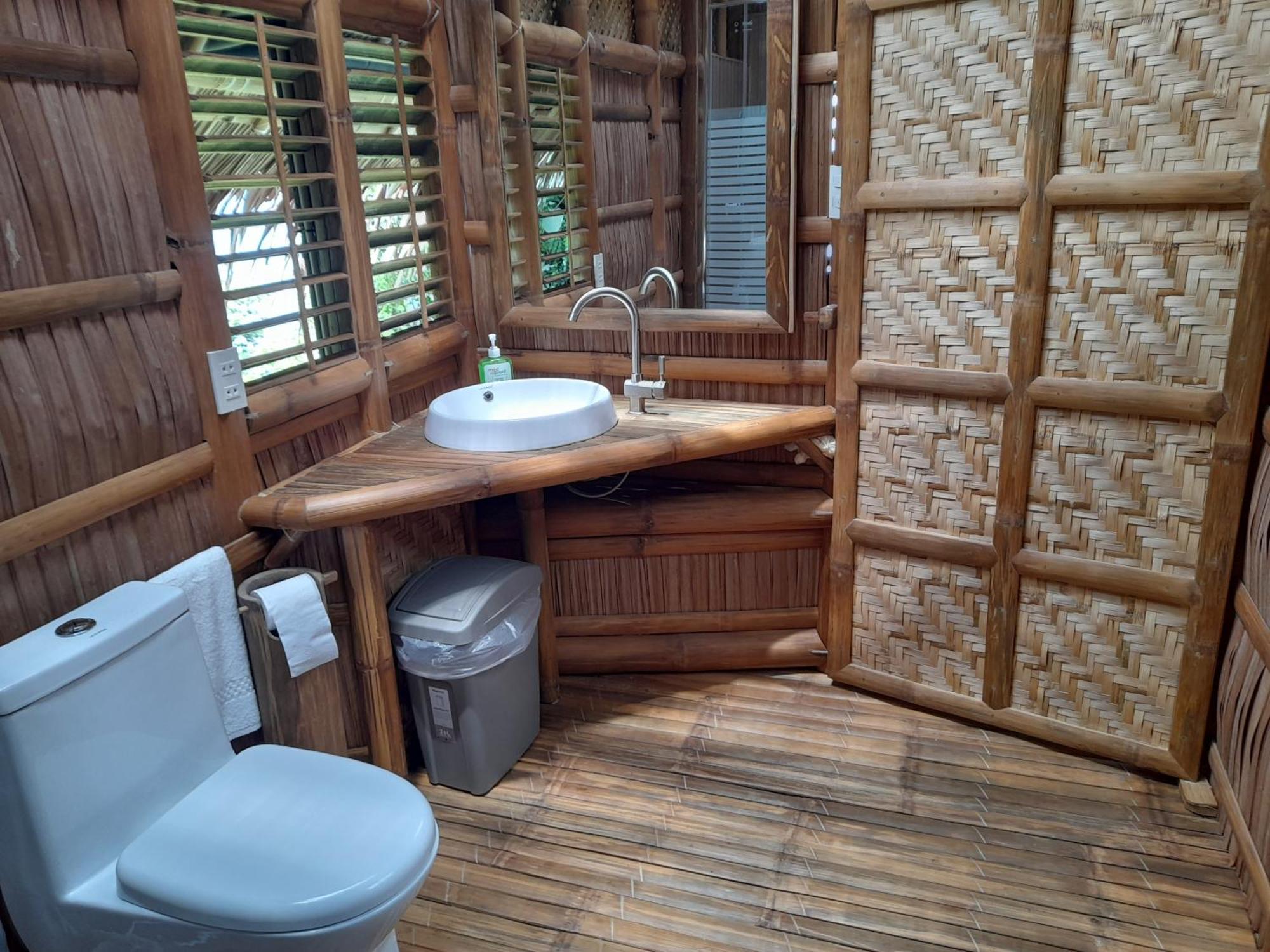 Kookoo'S Nest Eco-Lodge Siaton Exterior photo